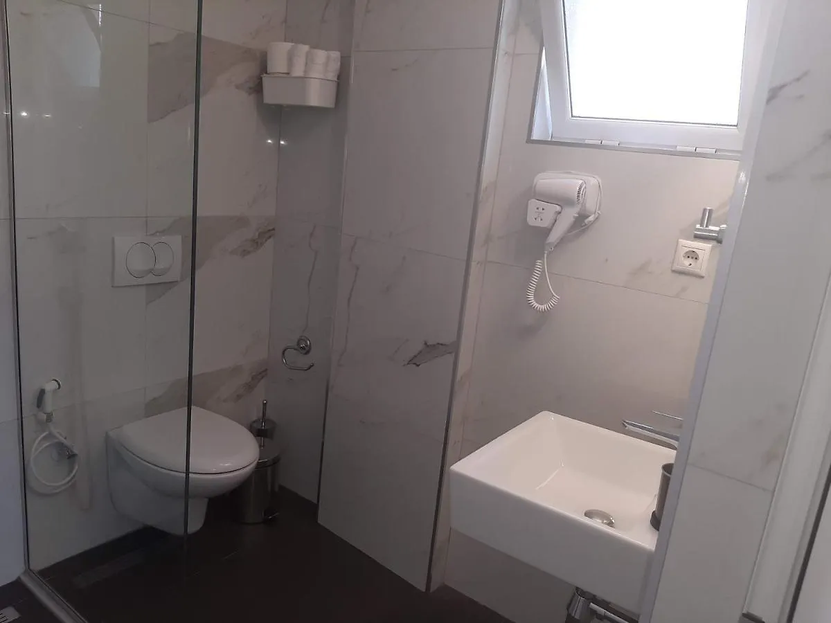 Meto Rooms Sarandë 0*,  Albania