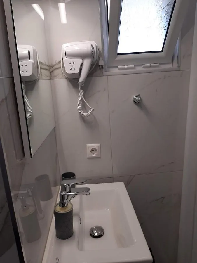 Meto Rooms Sarandë 0*,  Albania