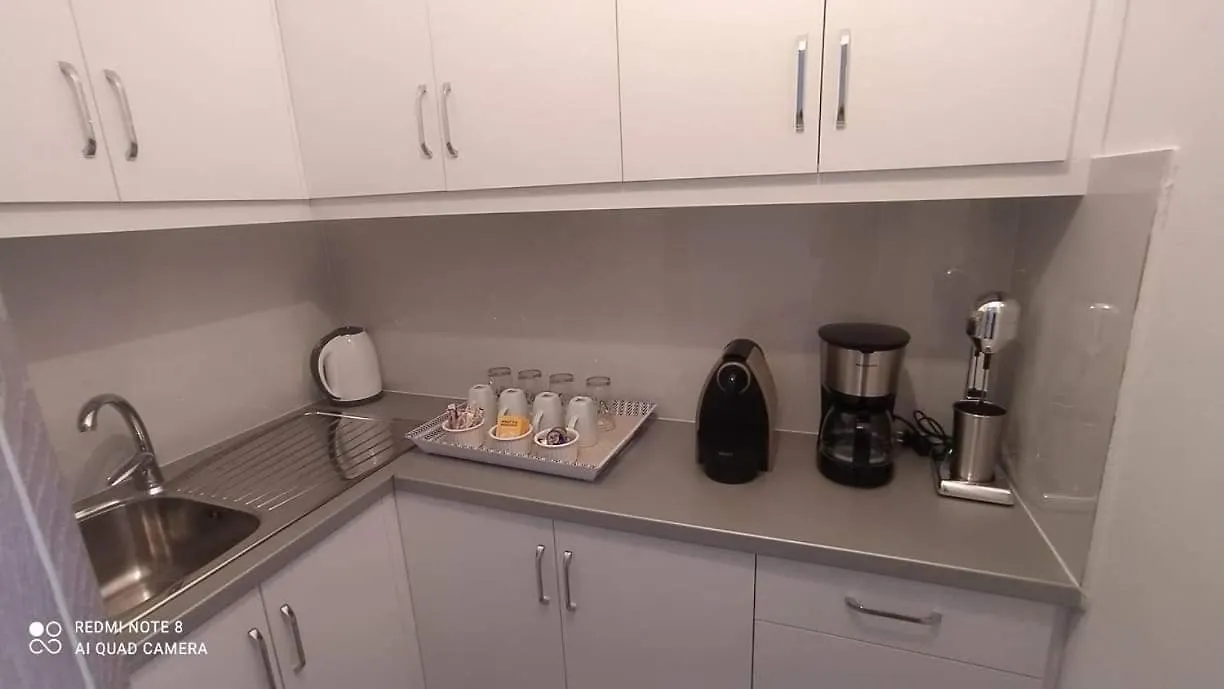 Meto Rooms Sarandë Pensionat